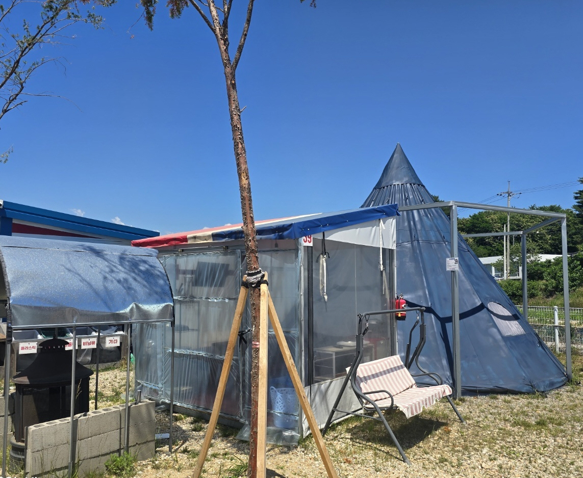 half_glamping