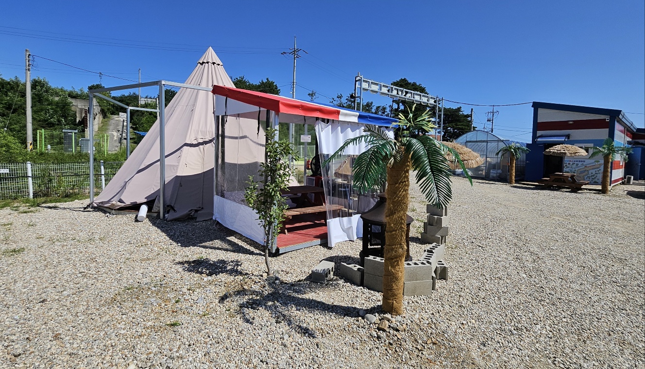 half_glamping